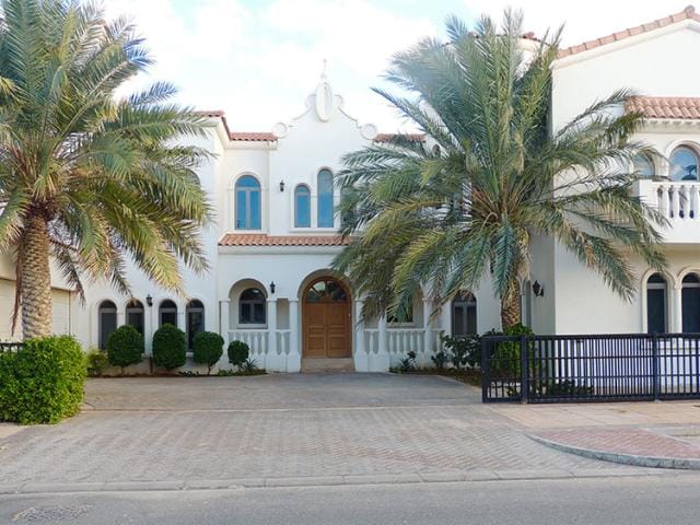 Shah Rukh Khan’s luxurious beachfront villa in Palm Jumeirah Dubai