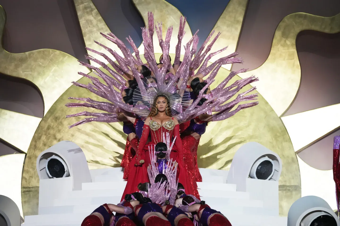 Beyoncé performing at private concert in Atlantis The Royal Dubai
