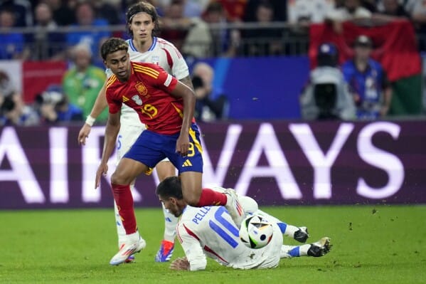 Yamal controlling possession against Italy during Euro 2024
